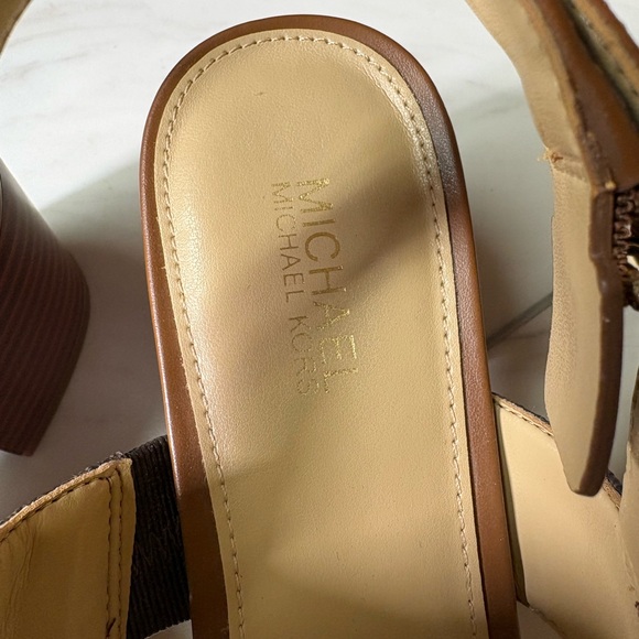 MICHAEL Michael Kors Print Logo Mid Block Heels Sandal Sz 6.5 - Picture 3 of 7